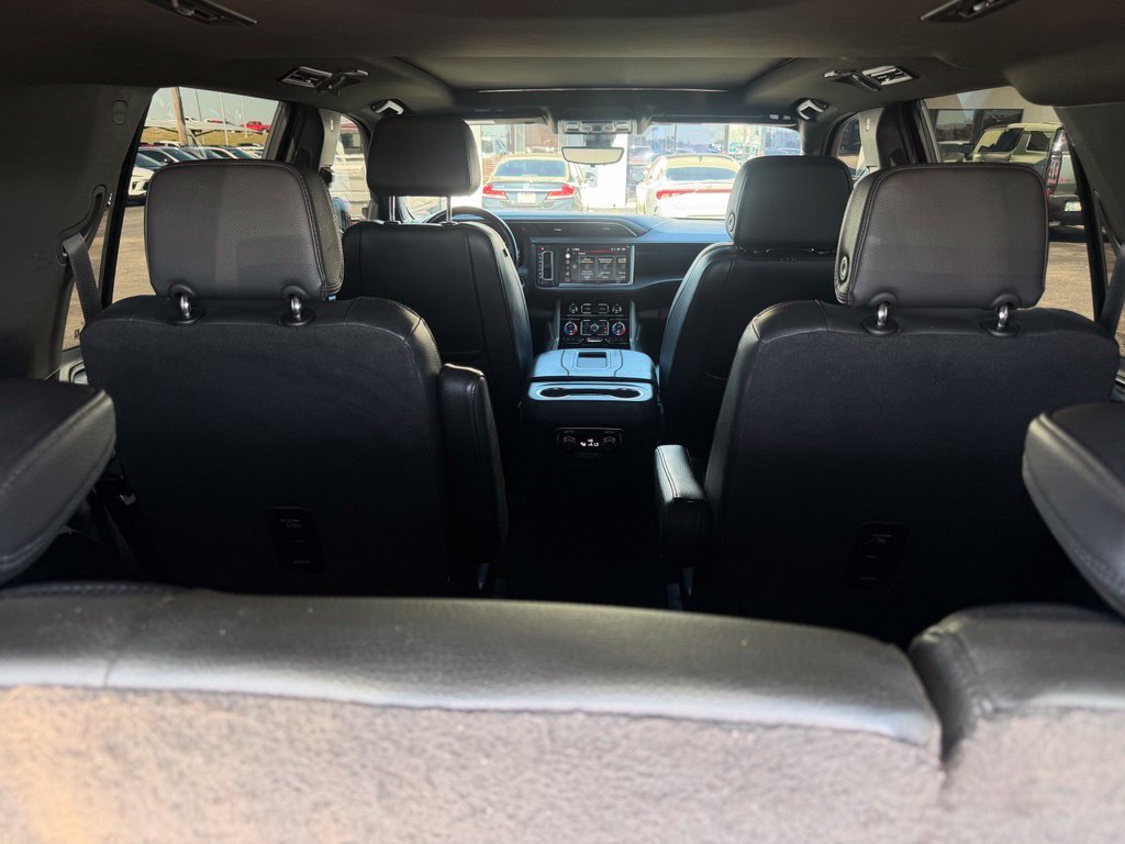 Used 2022 GMC Yukon Denali w/ Denali Premium Package AWD/4WD image 19