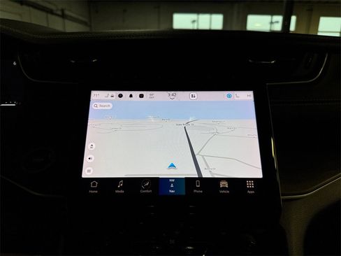 Used 2022 Jeep Grand Cherokee L Limited image 19