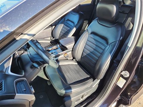 Used 2019 Ford Edge SEL w/ Equipment Group 201A image 18