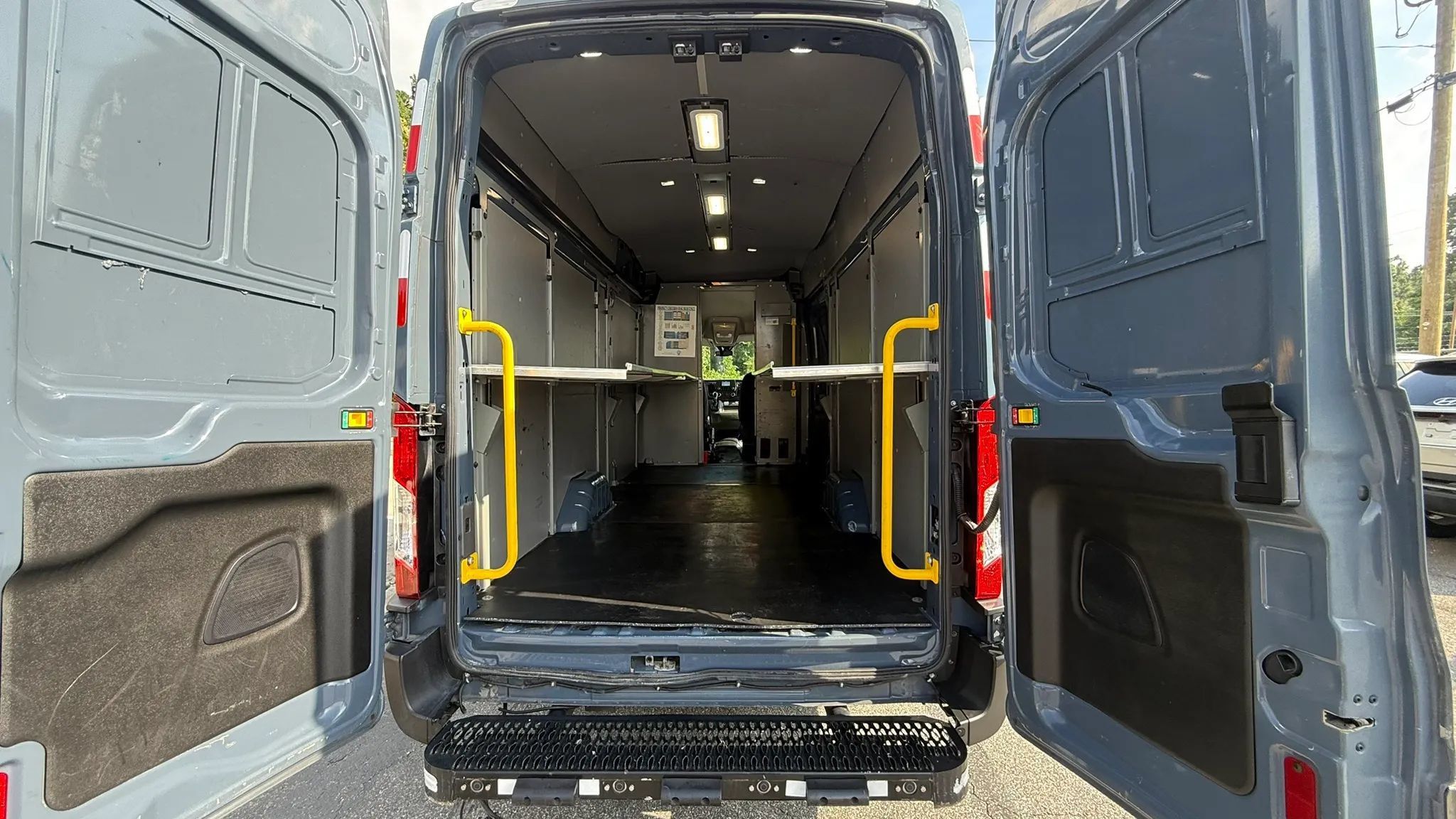 Used 2021 Ford Transit 250 148 High Roof Extended w/ Parcel Delivery Package RWD image 8
