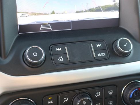 Used 2021 GMC Acadia SLE w/ Driver Convenience Package FWD image 26