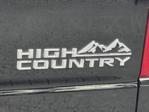 Used 2024 Chevrolet Silverado 1500 High Country w/ Technology Package AWD/4WD image 34