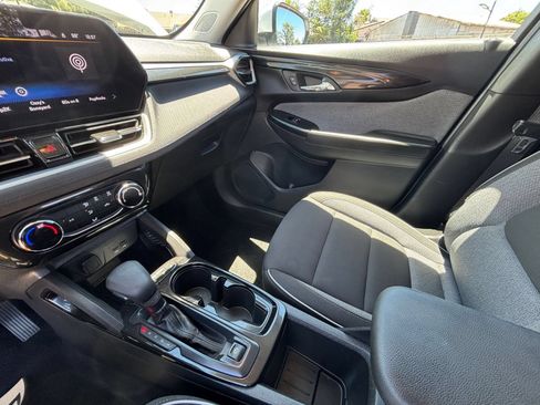 Used 2025 Chevrolet Blazer LT FWD image 36