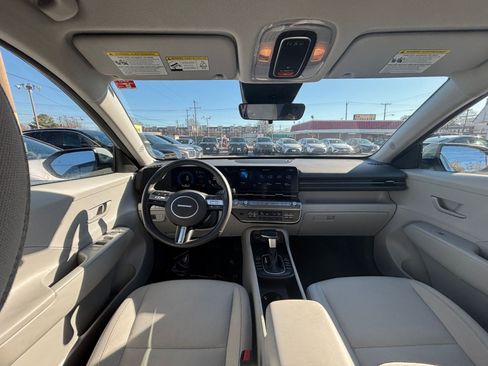 Used 2025 Hyundai Kona SEL image 33