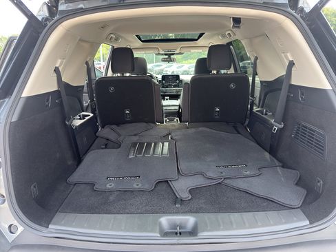 Certified 2023 Nissan Pathfinder SV w/ SV Premium Package AWD/4WD image 38