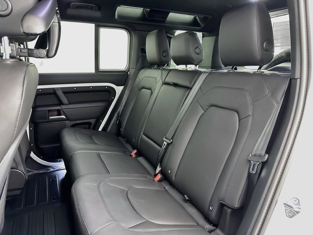 New 2026 Land Rover Defender 110 X-Dynamic SE AWD/4WD image 25