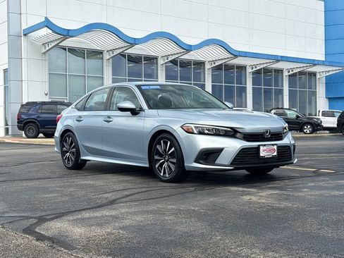 Certified 2022 Honda Civic EX image 3