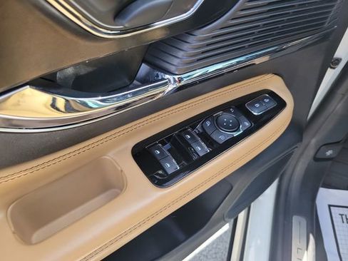 Used 2022 Lincoln Corsair Reserve w/ Elements Package FWD image 9
