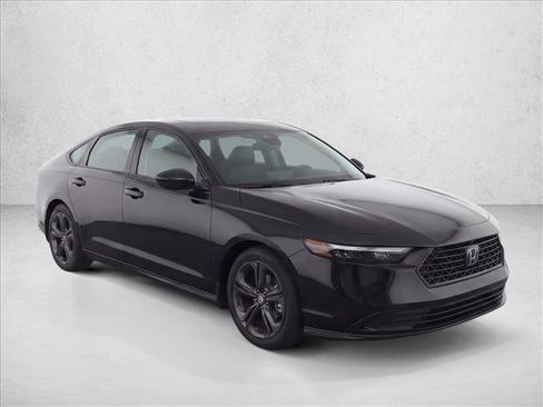 Used 2025 Honda Accord SE image 3