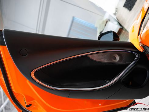 Used 2023 McLaren Artura image 42