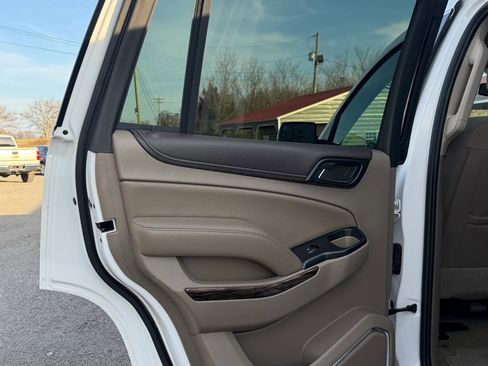 Used 2017 GMC Yukon SLE image 8