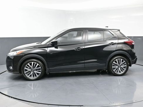 Used 2023 Nissan Kicks SV image 8