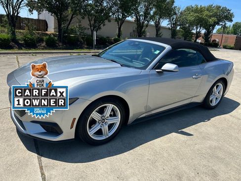 Used 2026 Ford Mustang Convertible RWD image 1