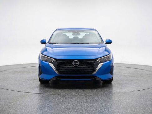 Used 2025 Nissan Sentra SV FWD image 2