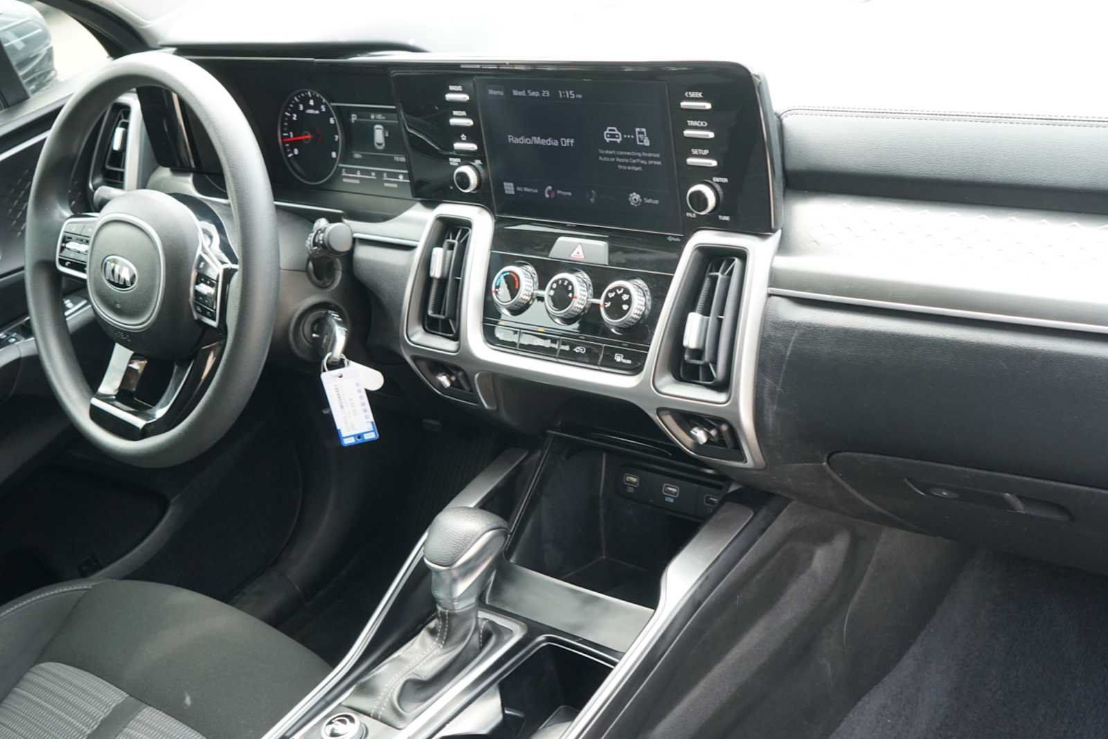 Used 2021 Kia Sorento LX FWD image 24