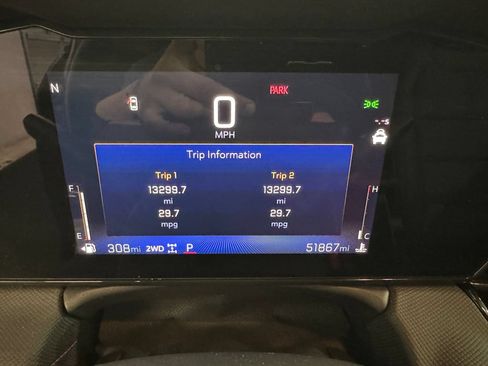 Used 2024 Chevrolet TrailBlazer RS AWD/4WD image 21