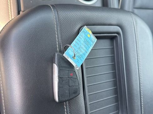 Used 2023 Chevrolet Suburban Premier image 40