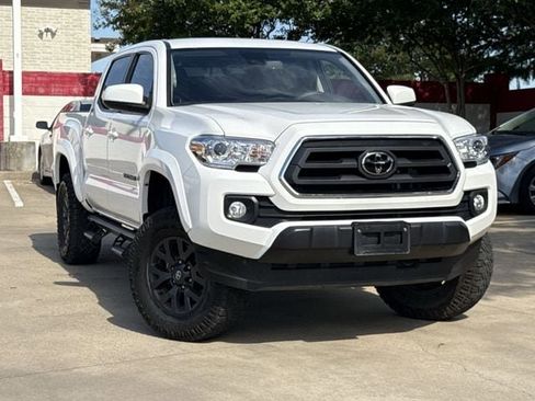 Used 2023 Toyota Tacoma SR5 RWD image 2