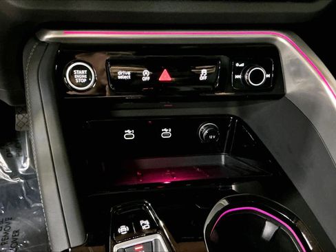 Certified 2025 Audi Q5 Prestige image 35