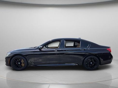 Used 2018 BMW 750i xDrive AWD/4WD image 3