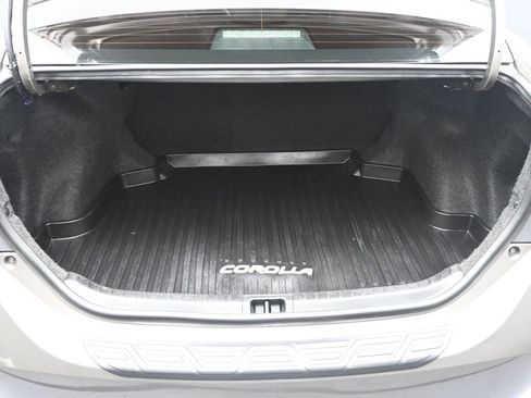 Used 2018 Toyota Corolla SE image 30