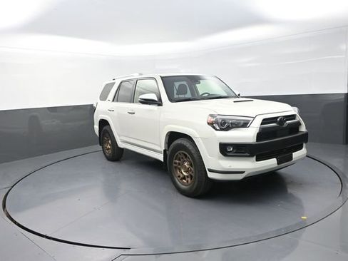 Used 2023 Toyota 4Runner Limited AWD/4WD image 32
