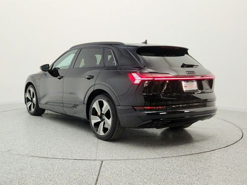 Used 2023 Audi e-tron Premium Plus w/ Premium Plus Package AWD/4WD image 7