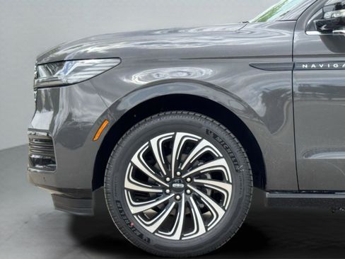 New 2026 Lincoln Navigator Black Label AWD/4WD image 31