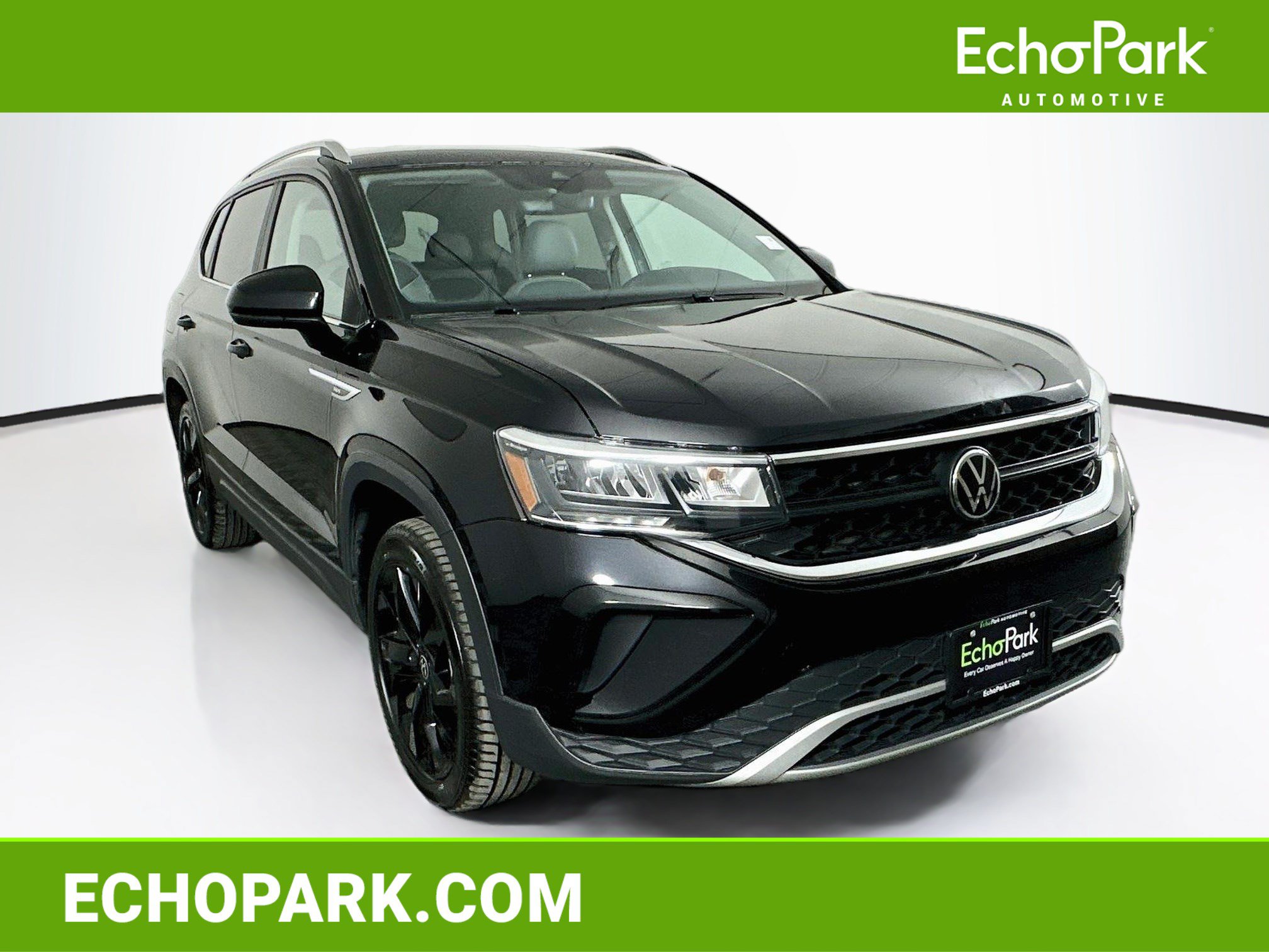 Used 2023 Volkswagen Taos SE FWD image 1