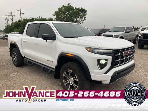 Used 2025 GMC Canyon AT4 w/ Technology Plus Package AWD/4WD image 9