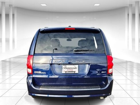 Used 2015 Dodge Grand Caravan SXT image 4