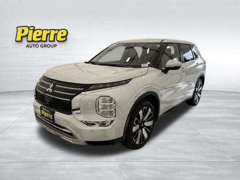 Used 2025 Mitsubishi Outlander SE AWD/4WD image 1