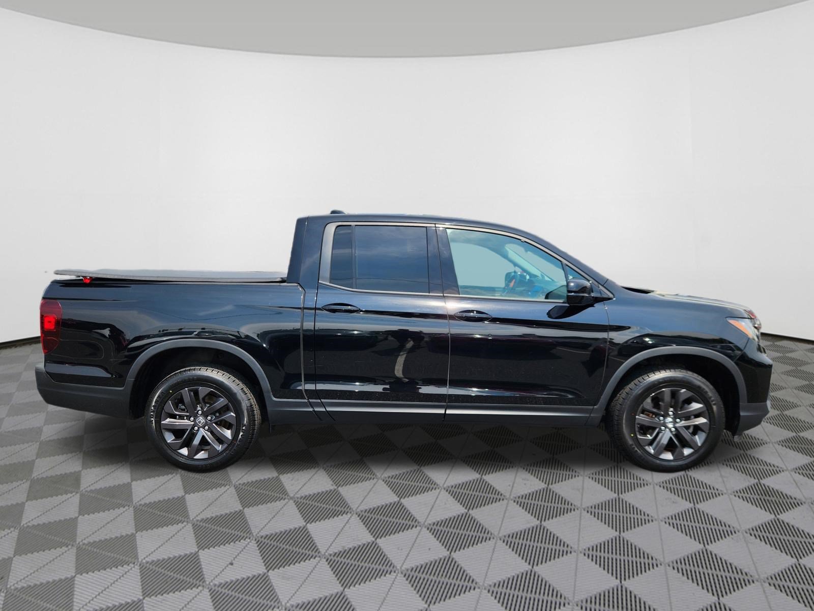 Certified 2024 Honda Ridgeline Sport image 6