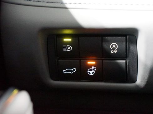 Used 2023 Toyota Highlander Limited image 24