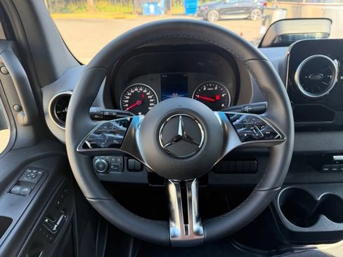 New 2025 Mercedes-Benz Sprinter 2500 image 21