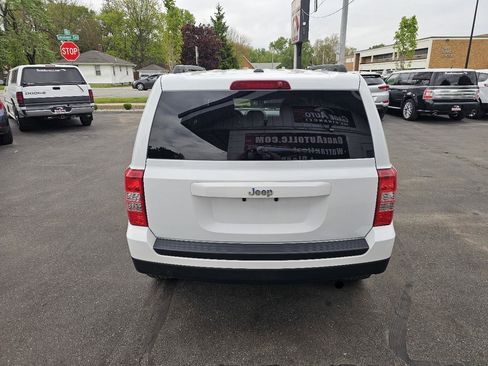 Used 2016 Jeep Patriot Sport w/ Power Value Group FWD image 9