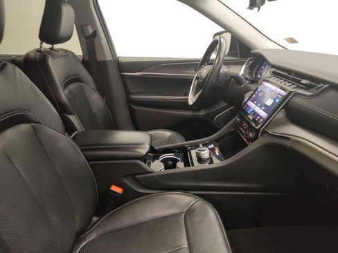 Used 2021 Jeep Grand Cherokee L Limited w/ Luxury Tech Group II image 21