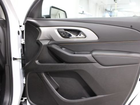 Used 2021 Chevrolet Traverse LT AWD/4WD image 24