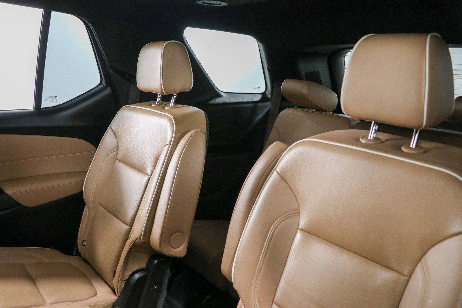 Used 2023 Chevrolet Traverse Premier w/ LPO, Floor Liner Package FWD image 27