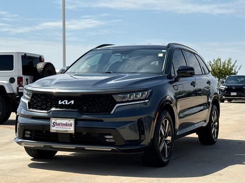 Used 2022 Kia Sorento EX FWD image 3