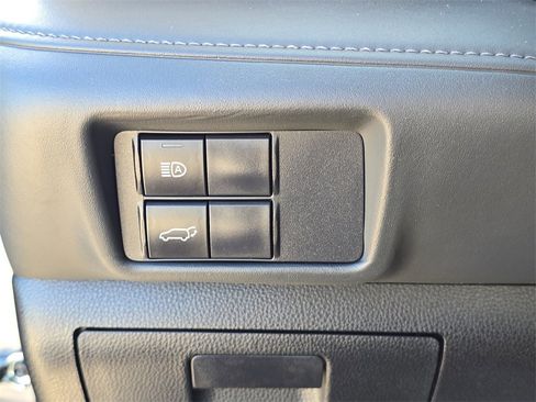 Used 2021 Toyota Highlander XLE image 33