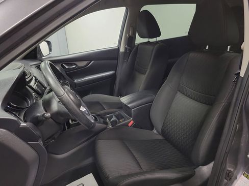 Used 2020 Nissan Rogue SV image 14