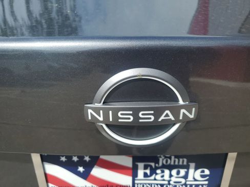 Used 2025 Nissan Sentra SV FWD image 11