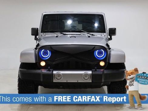 Used 2016 Jeep Wrangler Unlimited Sahara w/ Connectivity Group AWD/4WD image 2