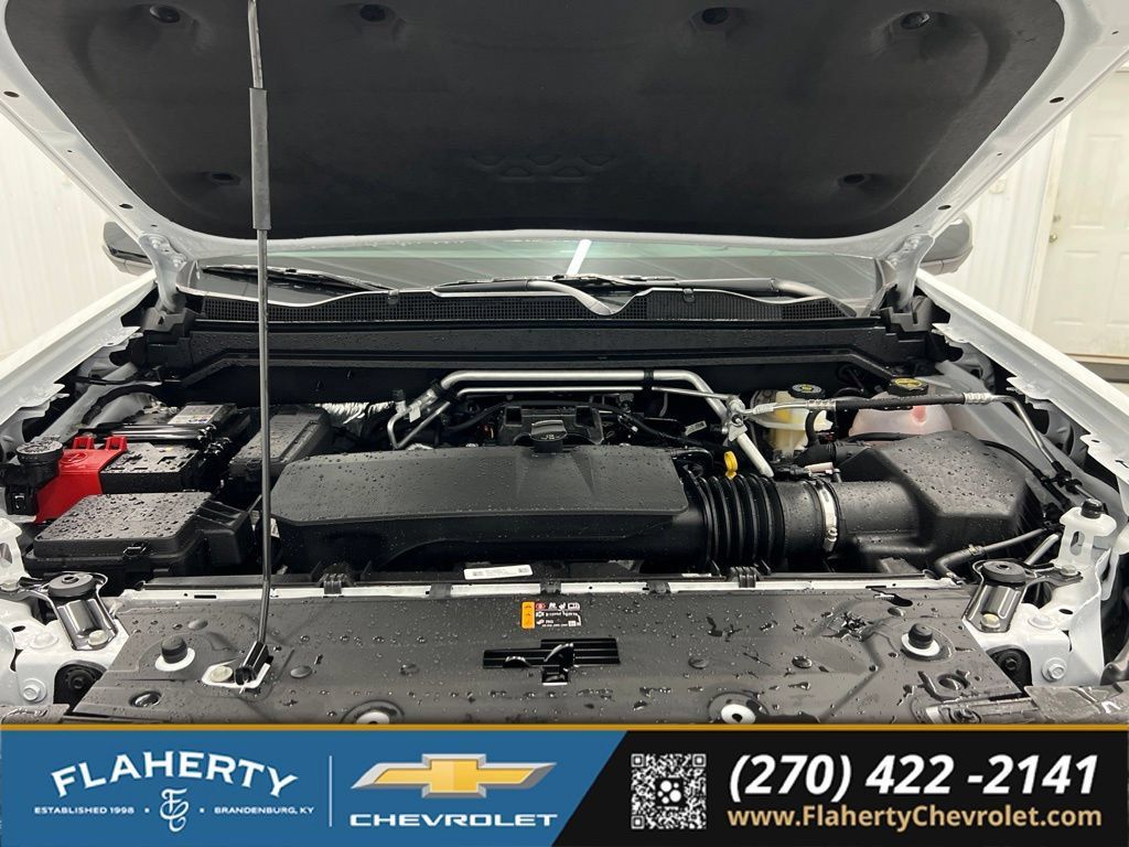 New 2026 Chevrolet Colorado ZR2 w/ Technology Package AWD/4WD image 16
