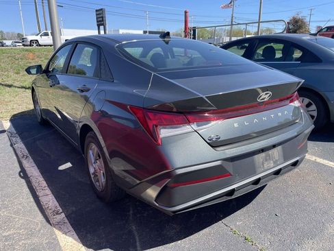 Used 2024 Hyundai Elantra SE image 4