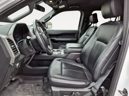 Used 2019 Ford Expedition Max XLT w/ Equipment Group 202A AWD/4WD image 11