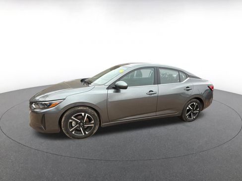 Used 2025 Nissan Sentra SV image 7