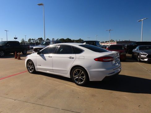 Used 2019 Ford Fusion Titanium image 16