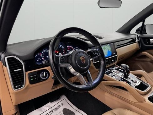 Used 2020 Porsche Cayenne AWD/4WD image 16